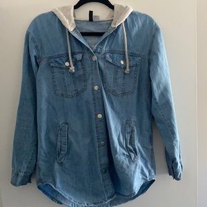 Jean throw over with hoodie